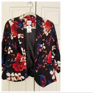 Floral blazer, cropped sleeves